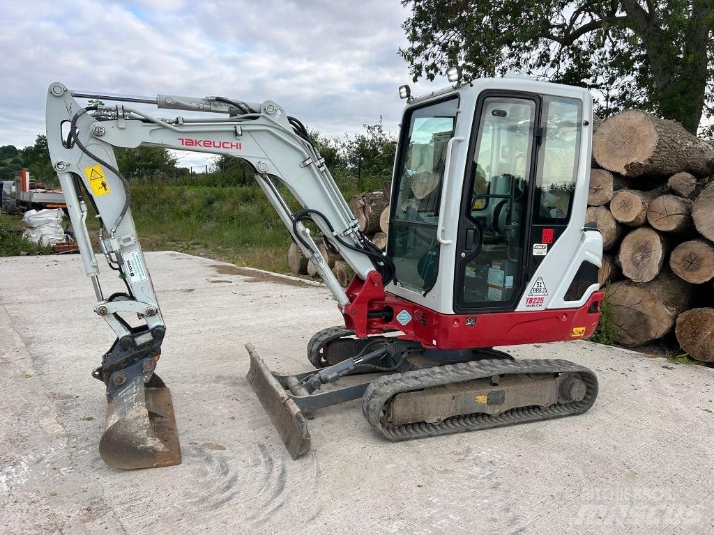 Takeuchi TB 225 Мини-экскаваторы