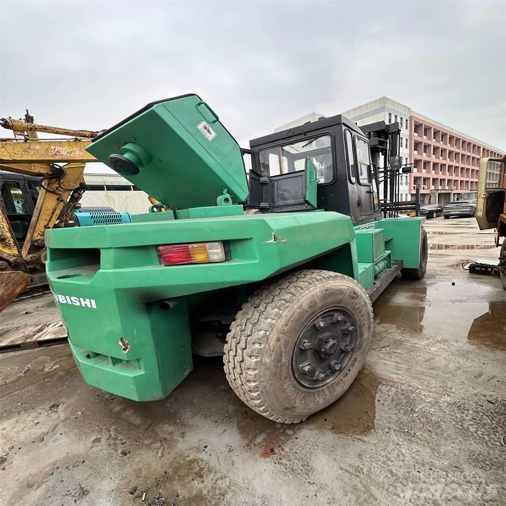 Mitsubishi FD160 Дизельные погрузчики