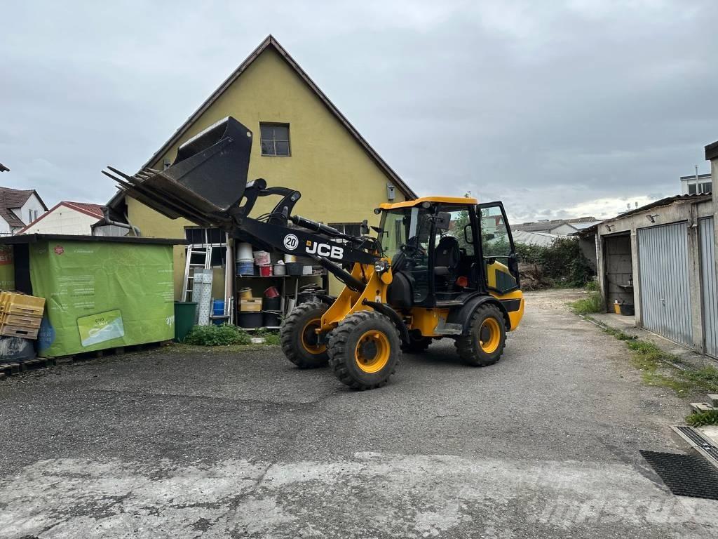 JCB 406 T 4 Фронтальные погрузчики