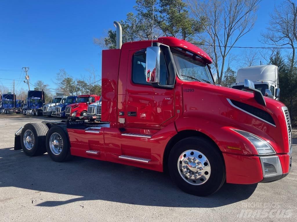 Volvo VNL64T300 Седельные тягачи