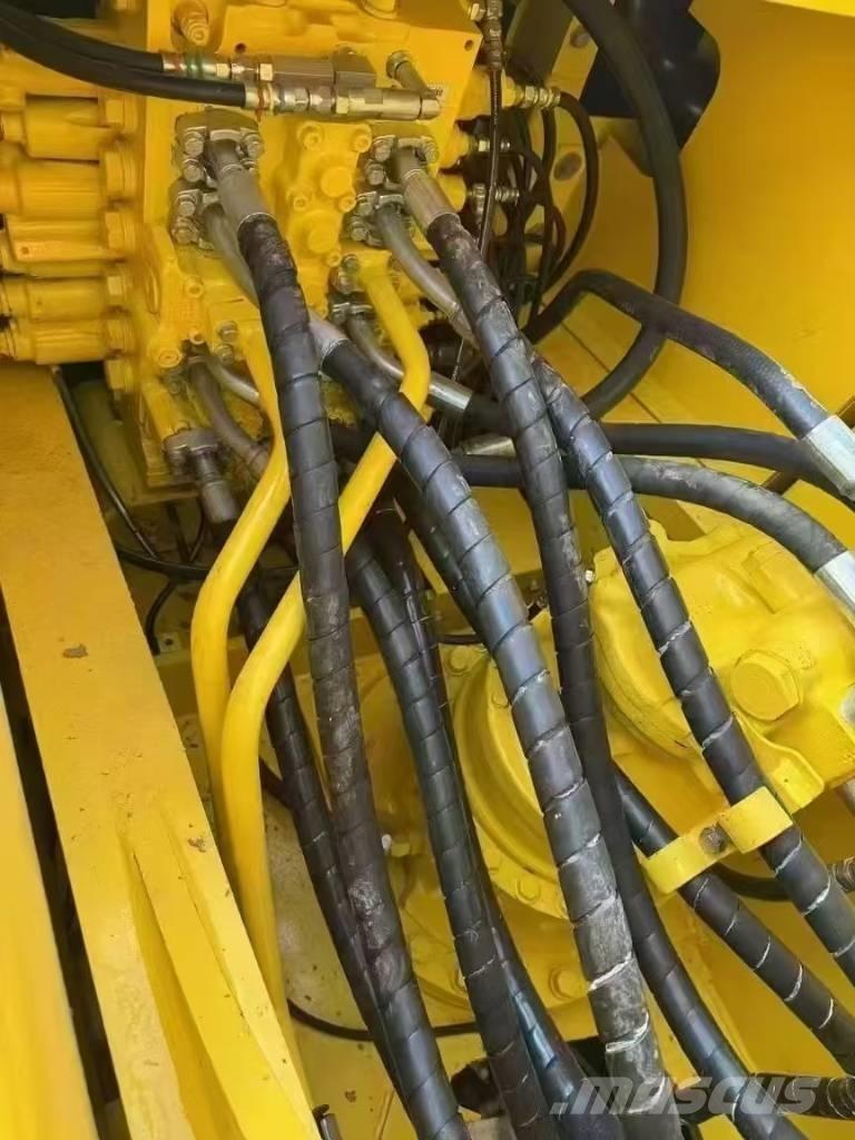 Komatsu PC 240 Гусеничные экскаваторы