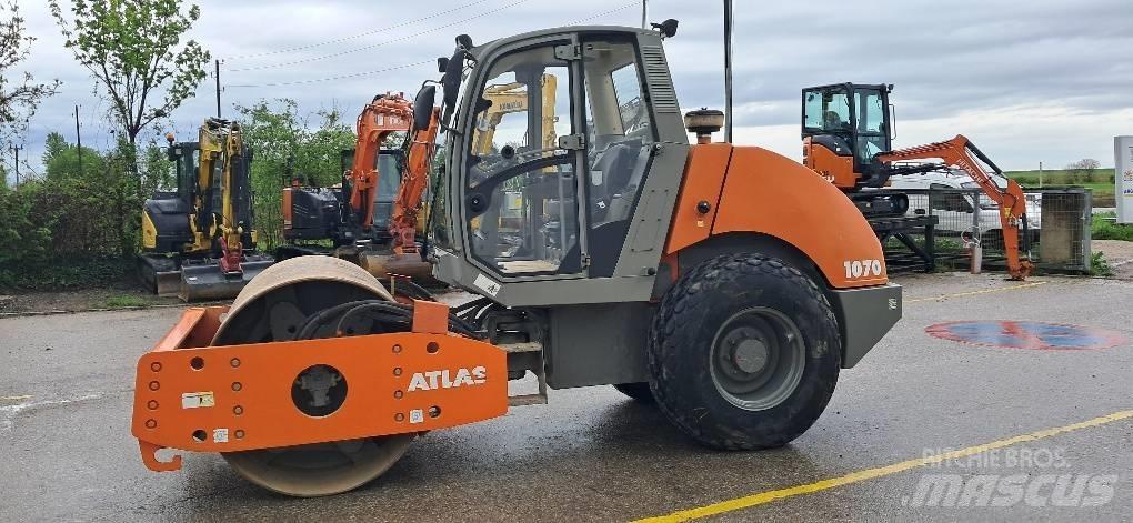 Atlas 1070 Уплотнители грунта