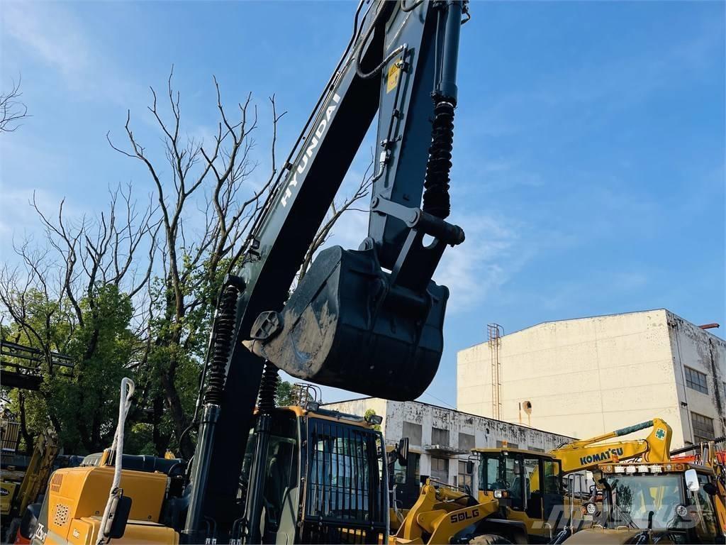 Hyundai 225LC 9T Гусеничные экскаваторы