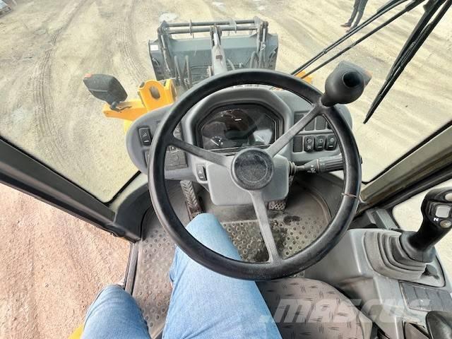 Volvo L 30 G Фронтальные погрузчики