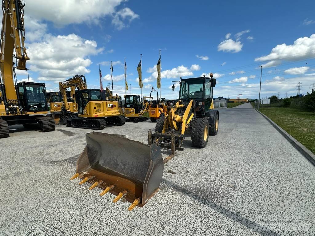Komatsu WA 80 Фронтальные погрузчики