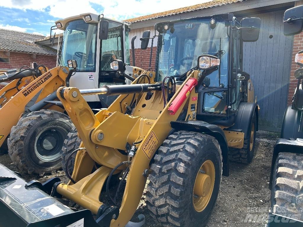 CAT 906 Фронтальные погрузчики