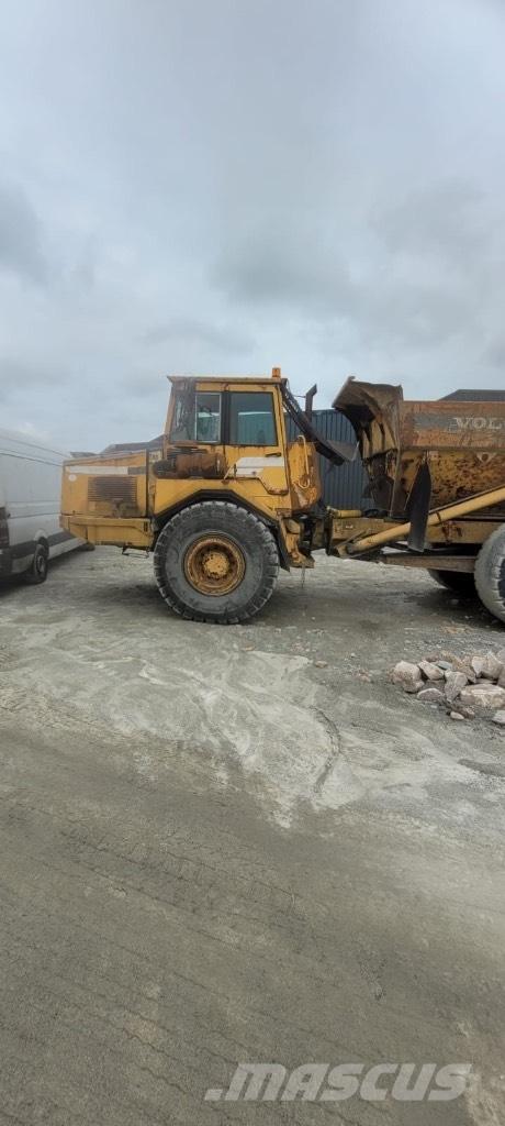 Volvo A 25 C Шарнирно-сочленённые самосвалы