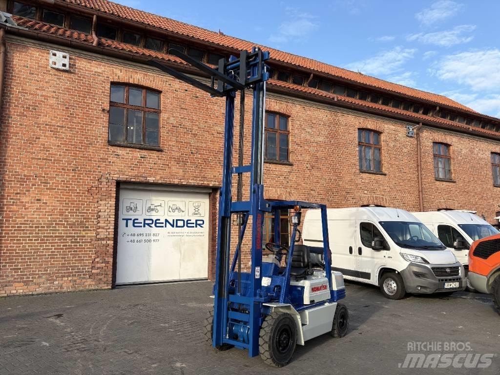 Komatsu FG 20 T-11 Газовые погрузчики