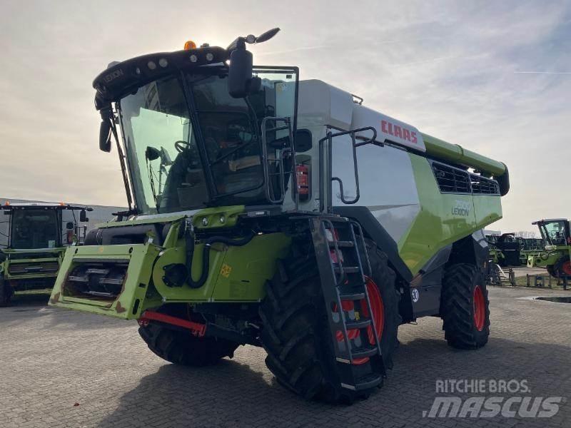 CLAAS LEXION 7500 Зерноуборочные комбайны