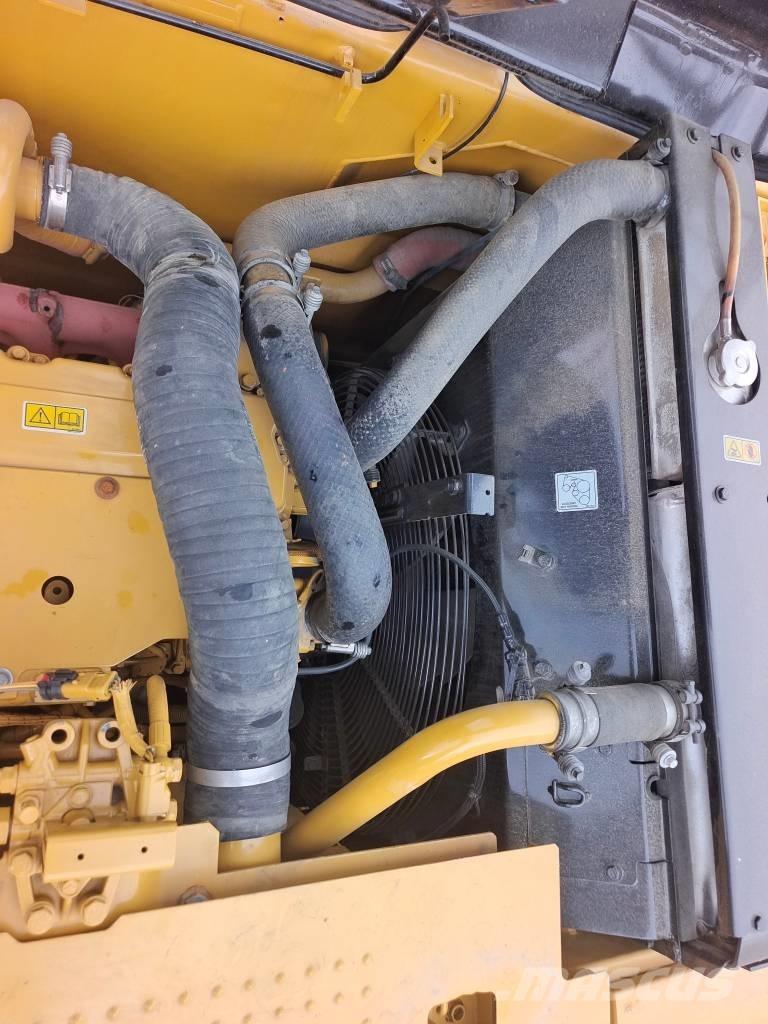 CAT 320 D2L Гусеничные экскаваторы