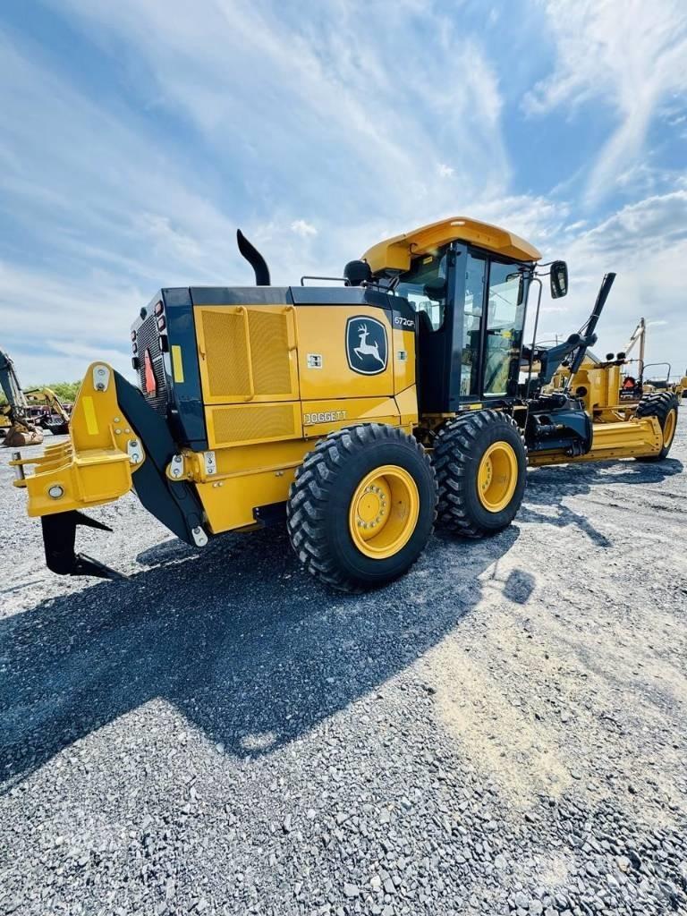 DEERE 672G Грейдеры