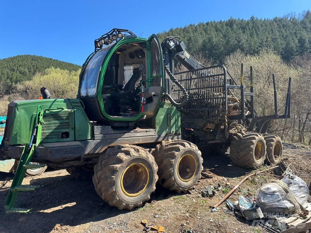 John Deere 810 E Форвардеры