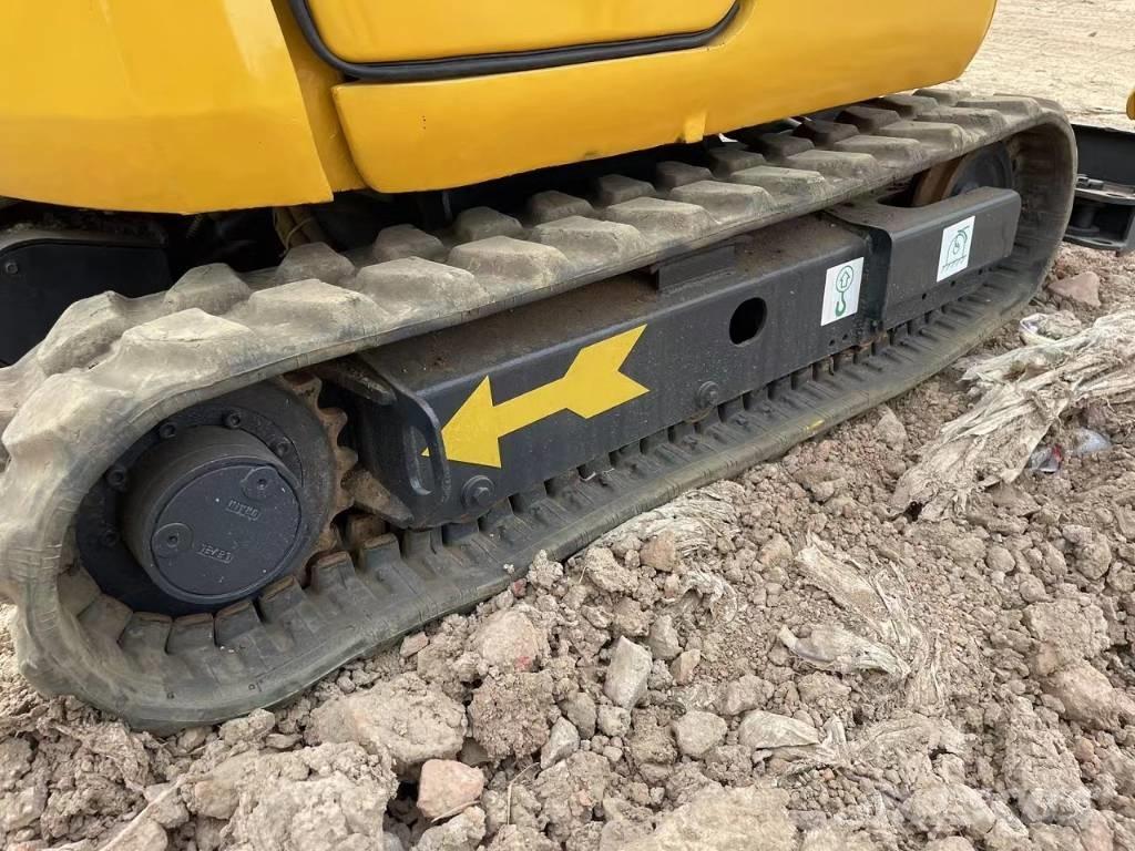 Komatsu PC18MR-3 Мини-экскаваторы