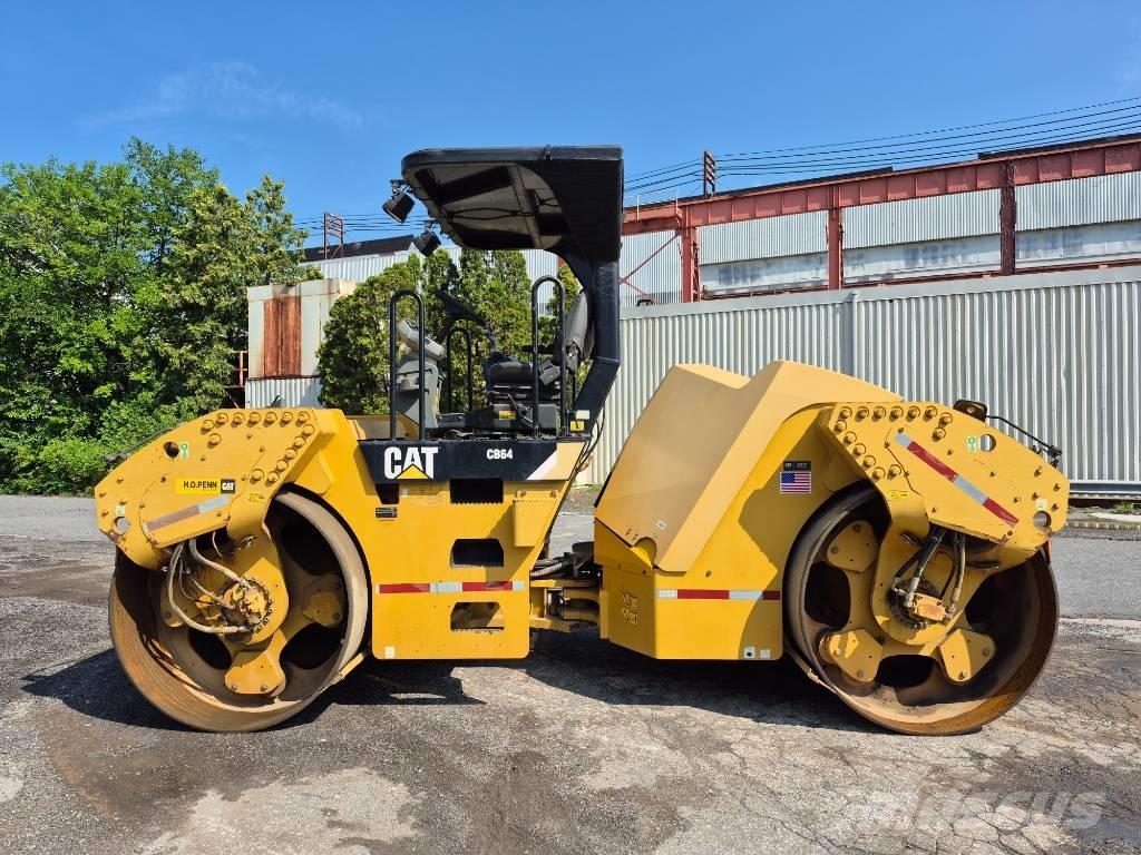 CAT CB 64 Катки тротуарные