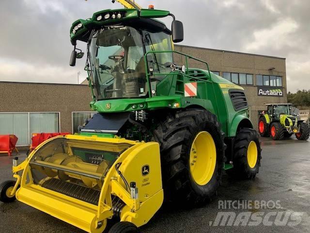 John Deere 8200 i Самоходные кормоуборочные комбайны