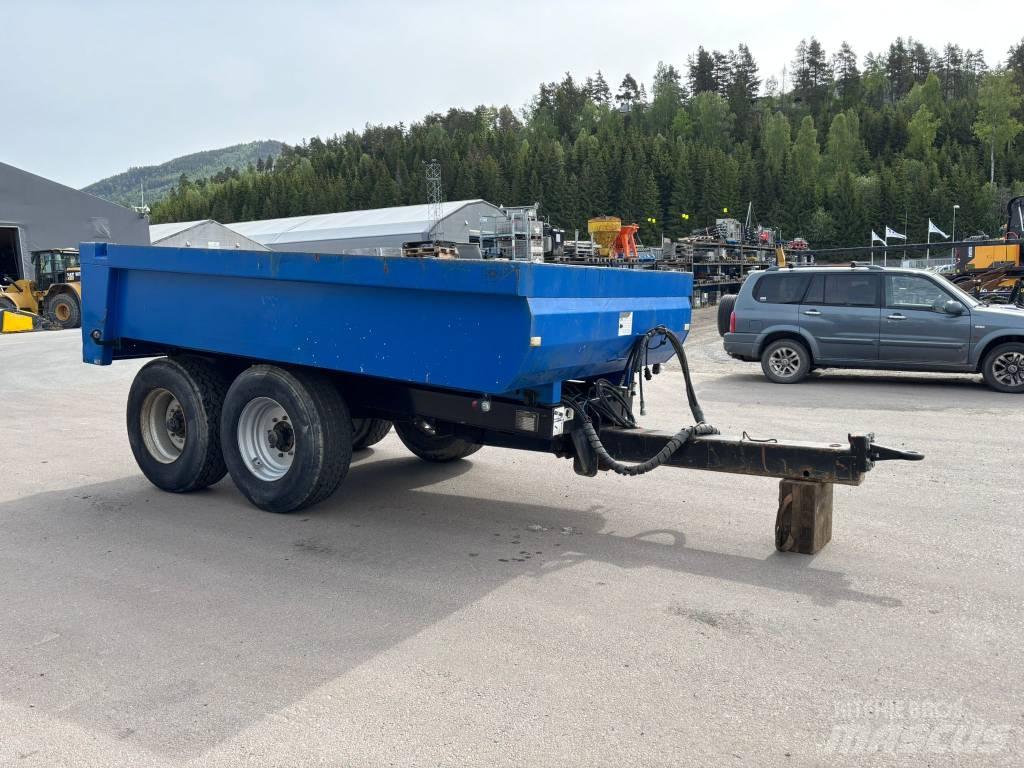 SOLD ! Gigant GD3-11 Тракторные самосвальные прицепы