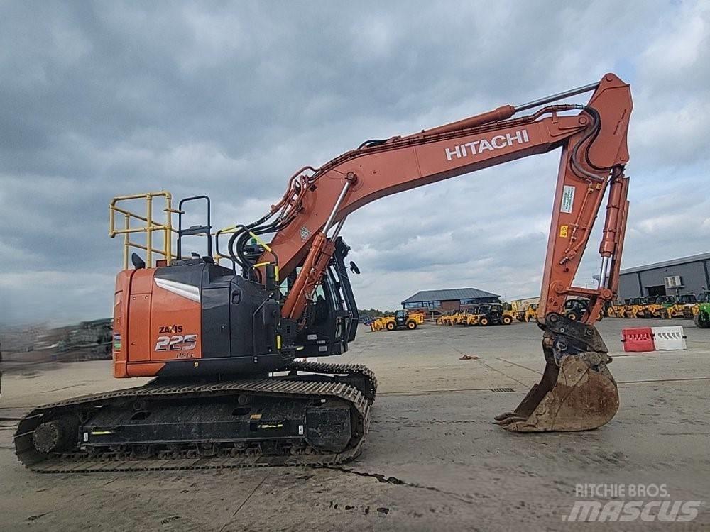Hitachi ZX225USLC-7 Гусеничные экскаваторы