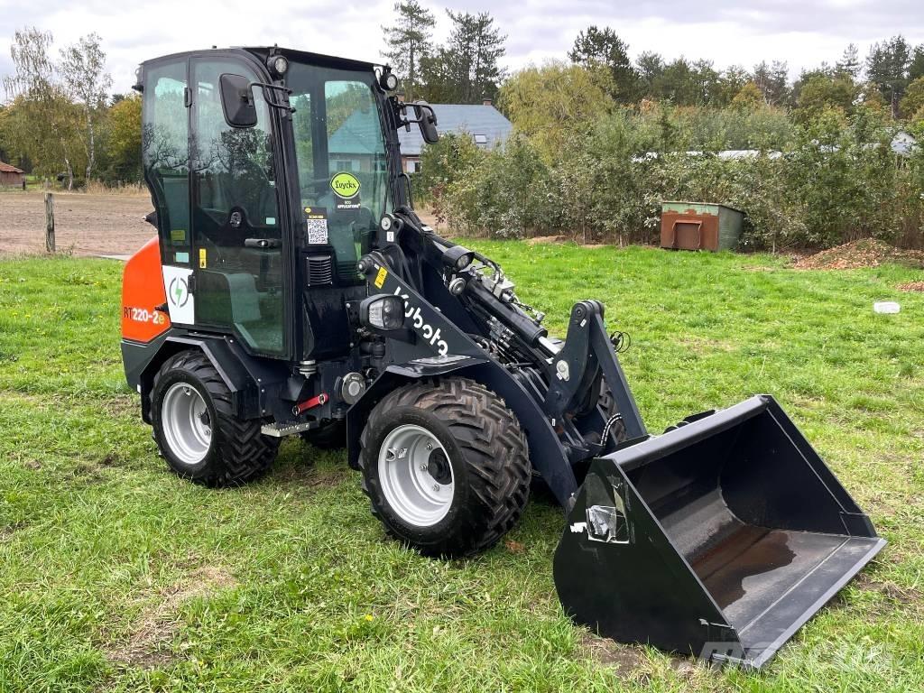 Kubota RT220-2e Фронтальные погрузчики