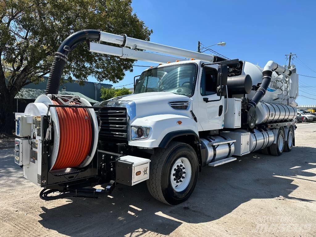 Freightliner 114 SD Ассенизаторские машины