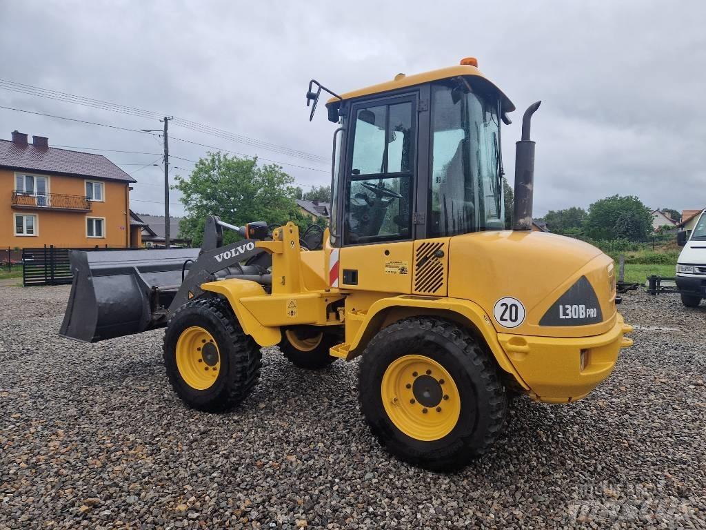 Volvo L 30 Фронтальные погрузчики