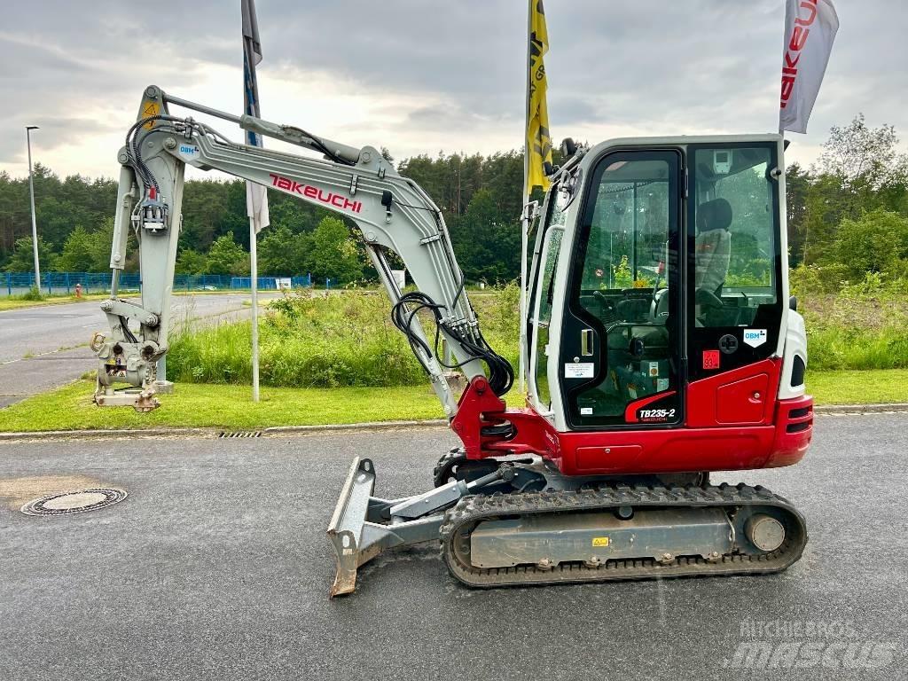 Takeuchi TB 235-2 V3 Мини-экскаваторы