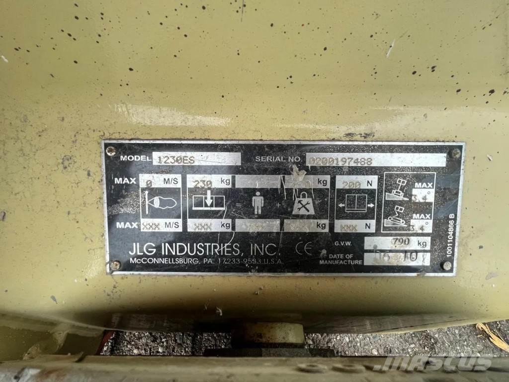 JLG 1230ES Телескопические подъемники