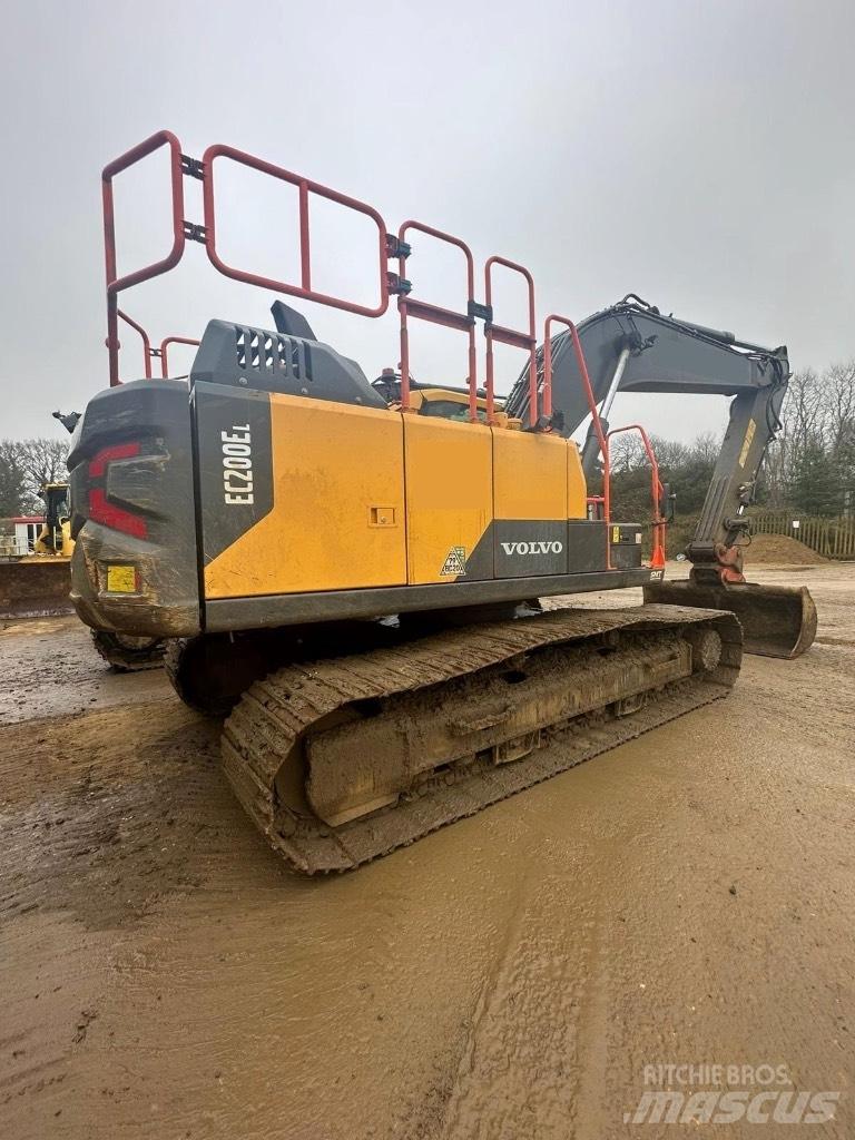 Volvo EC200EL Гусеничные экскаваторы