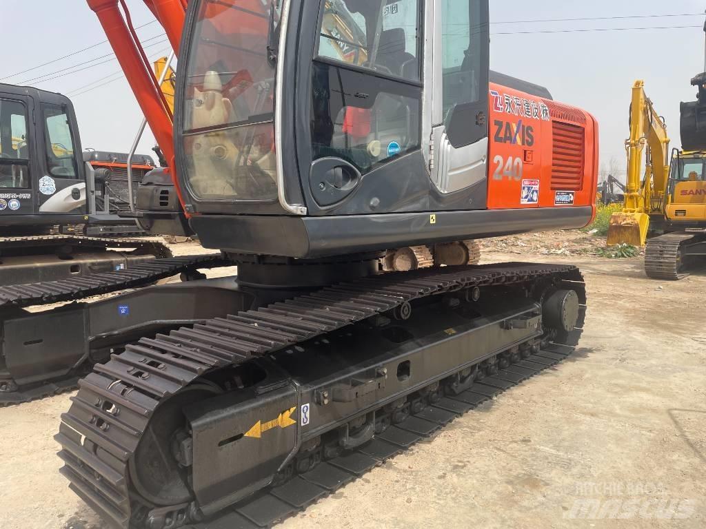 Hitachi ZX 240 Гусеничные экскаваторы
