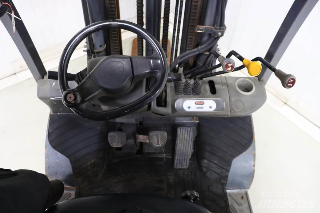 TCM FD25T3 Дизельные погрузчики