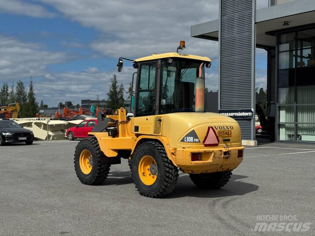 Volvo L 30 B Фронтальные погрузчики