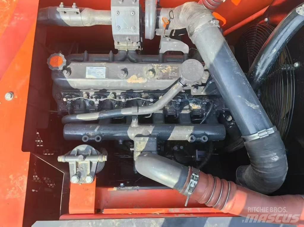 Doosan DX 225 LC Гусеничные экскаваторы