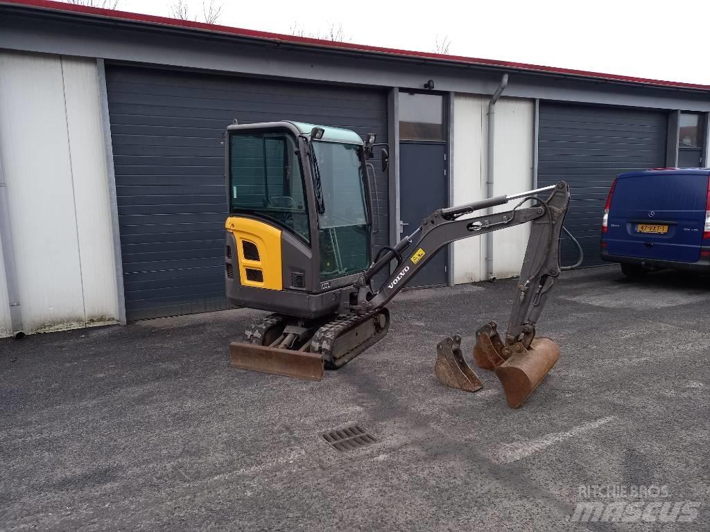 Volvo EC 15 Мини-экскаваторы