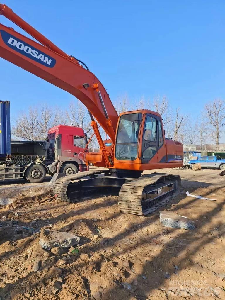 Doosan DH225LC-7 Гусеничные экскаваторы