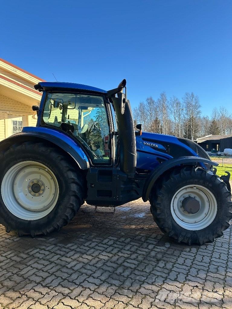 Valtra T234 VERSU Трактора