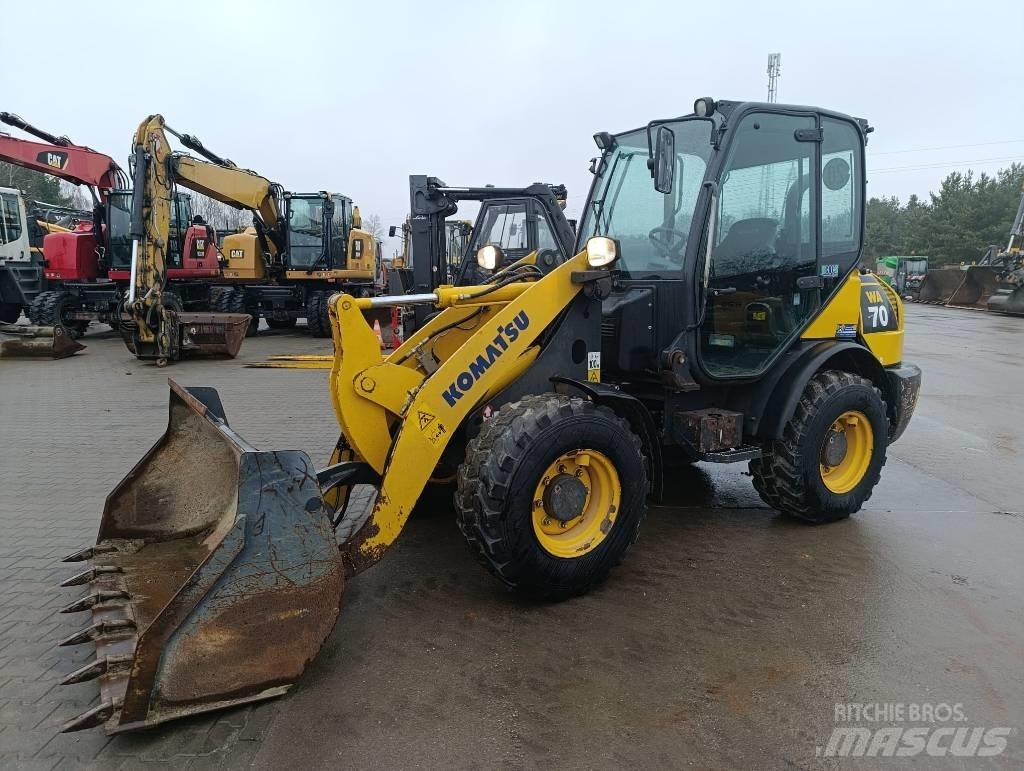 Komatsu WA70-7 Фронтальные погрузчики