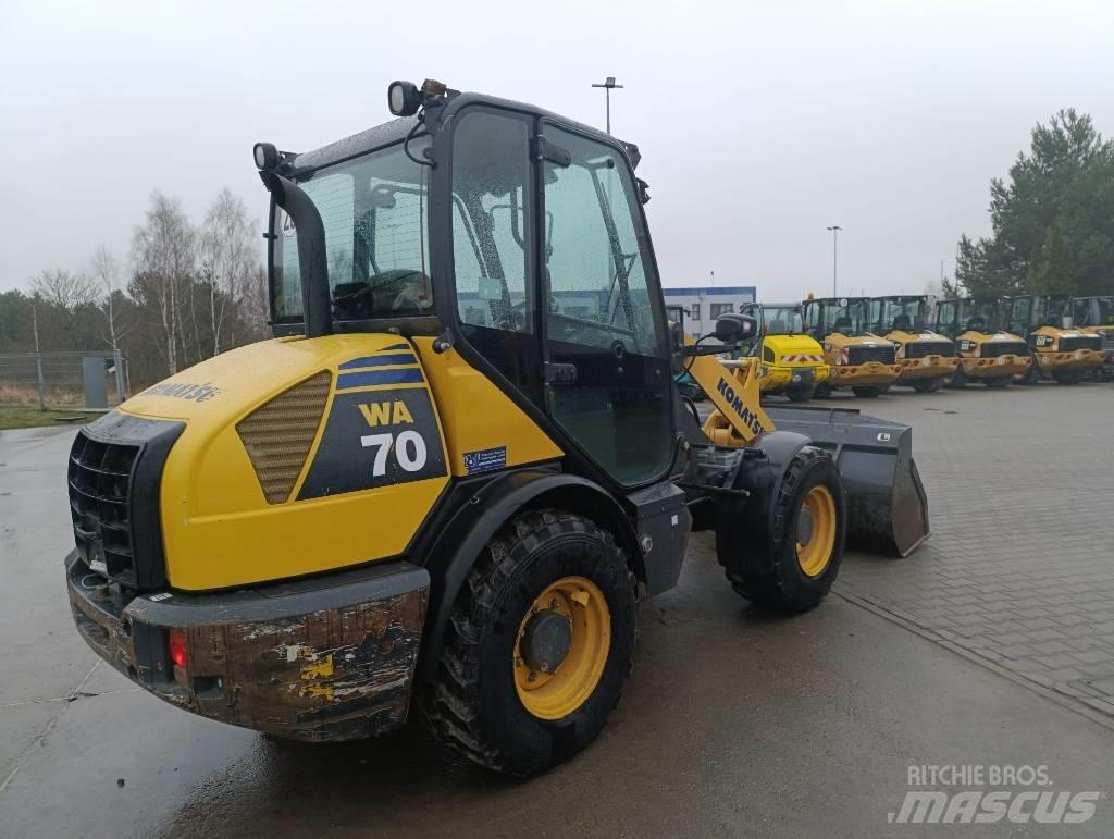 Komatsu WA70-7 Фронтальные погрузчики