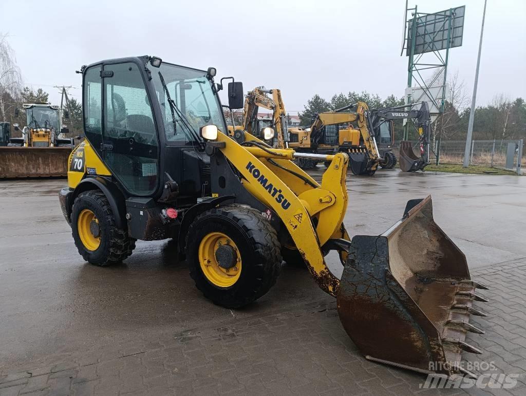 Komatsu WA70-7 Фронтальные погрузчики