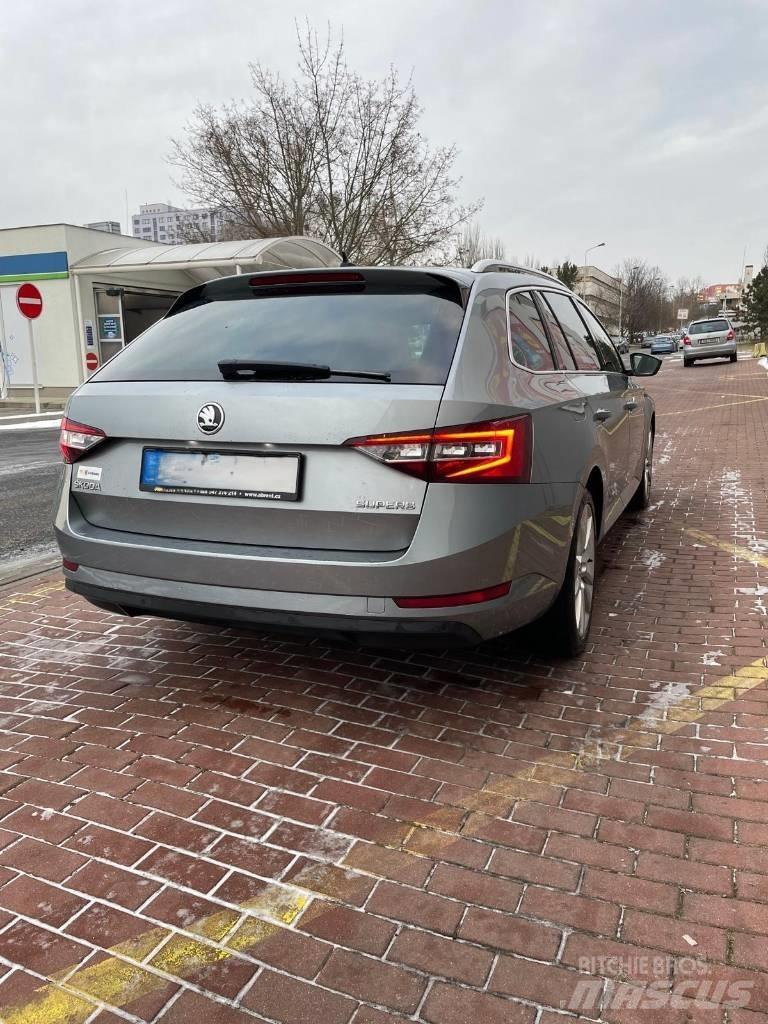 Skoda Superb Легковые автомобили