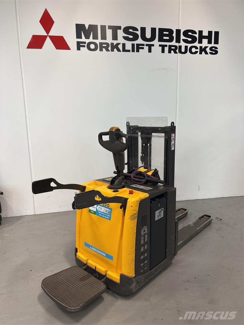 Atlet PDP200 Самоходные электроштабелёры