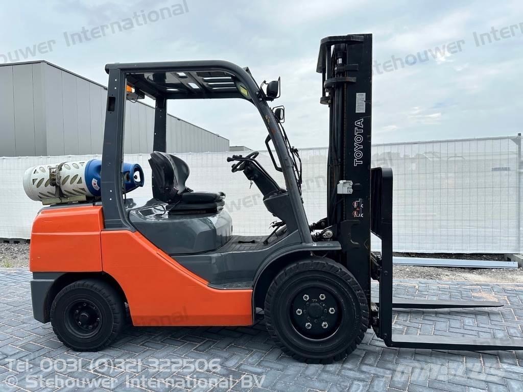 Toyota 02-8FGJF35 Газовые погрузчики
