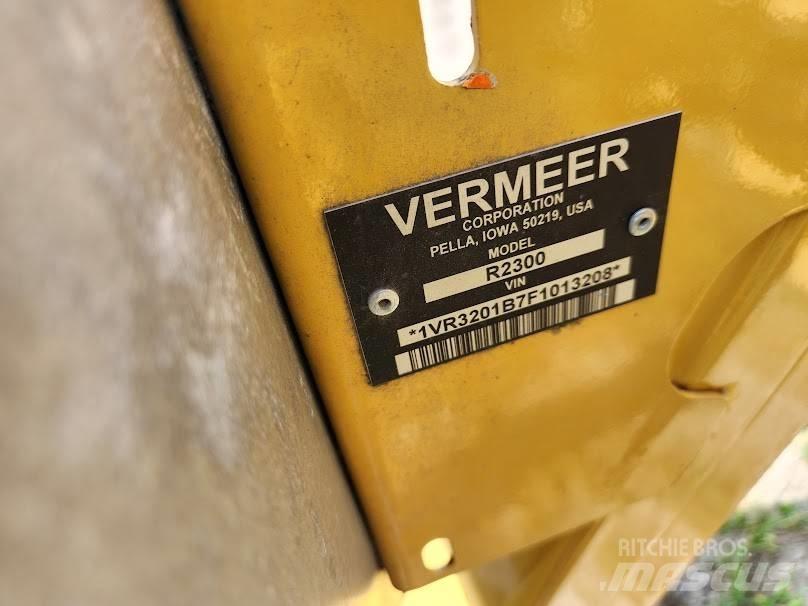 Vermeer R2300 Грабли-ворошилки