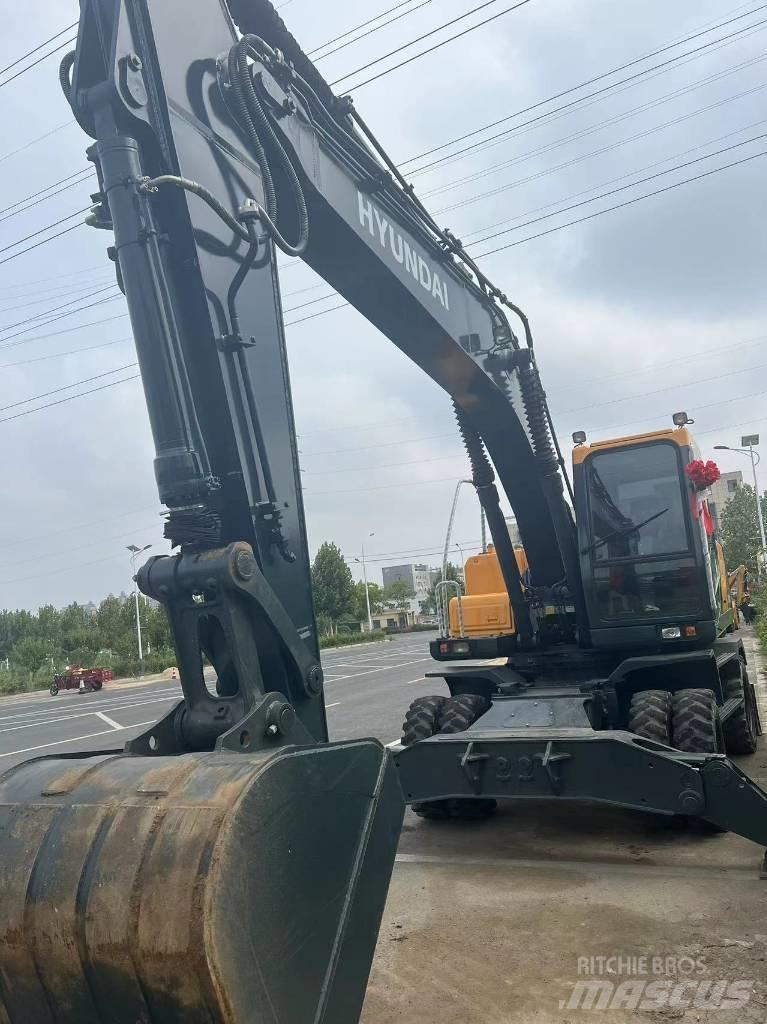 Hyundai 210WVS Колёсные экскаваторы