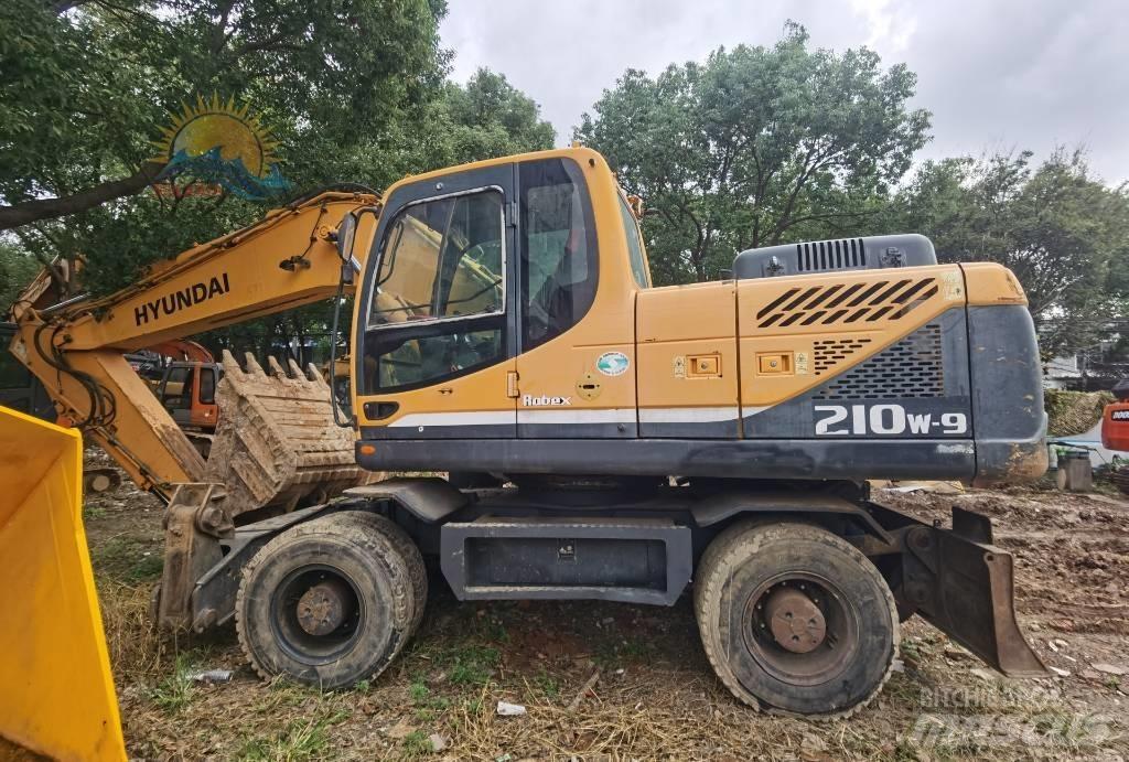 Hyundai R210W-9 Колёсные экскаваторы
