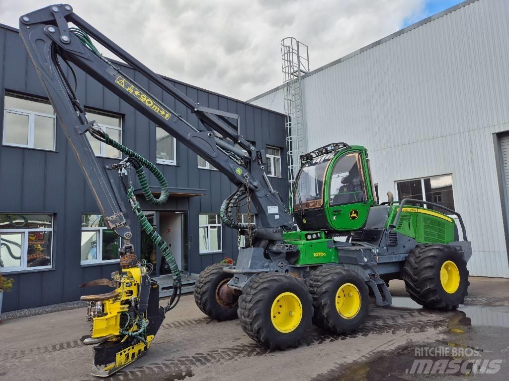 John Deere 1070 G Харвестеры