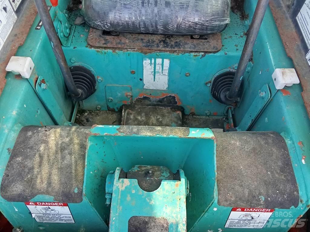 Bobcat 753 Мини-экскаваторы