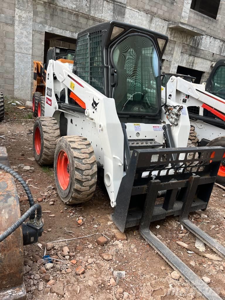 Bobcat S220 Мини-погрузчики