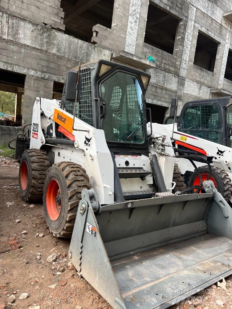 Bobcat S220 Мини-погрузчики