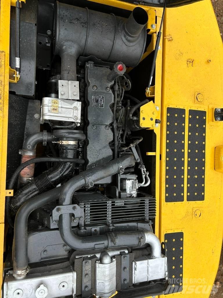 Komatsu 240-8 Гусеничные экскаваторы