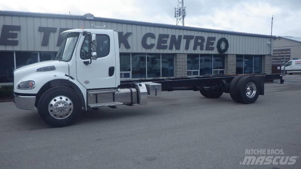 Freightliner M2 106 Шасси с кабиной