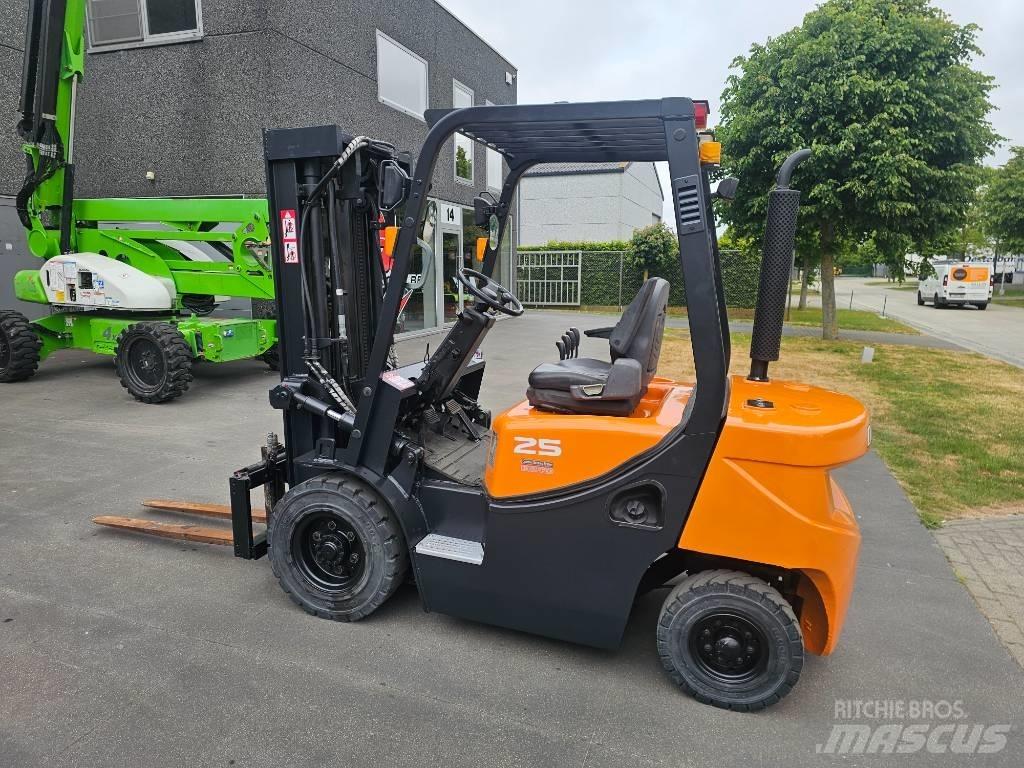 Doosan D 25 G Дизельные погрузчики